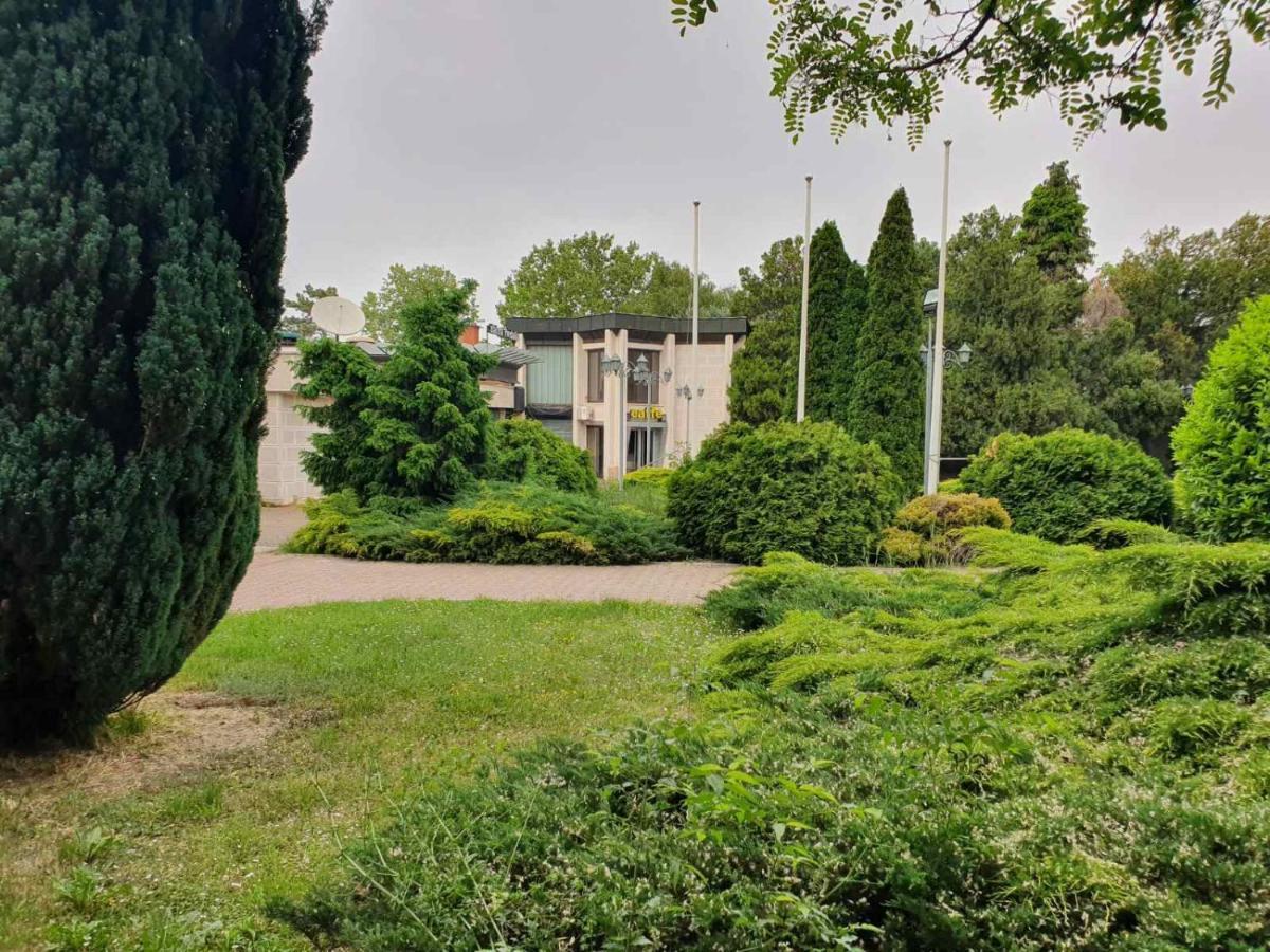 Hotel Sajam Νόβι Σαντ Εξωτερικό φωτογραφία